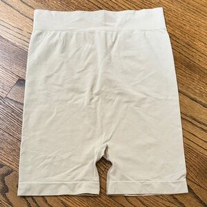 B11 H&M Maternity Women’s Beige Shapewear High Waist Shorts